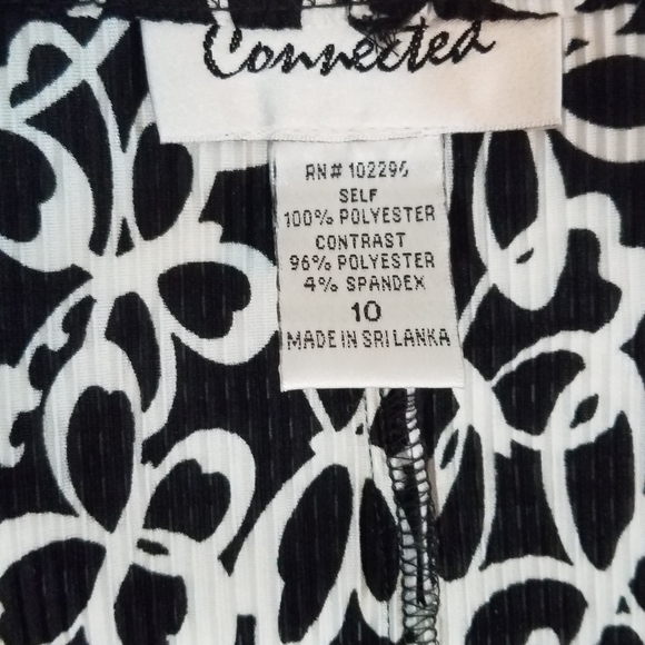 Beautiful woman's stretchy dress - Picture 5 of 9